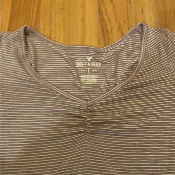 American eagle  top💕 - Picture 2 of 3